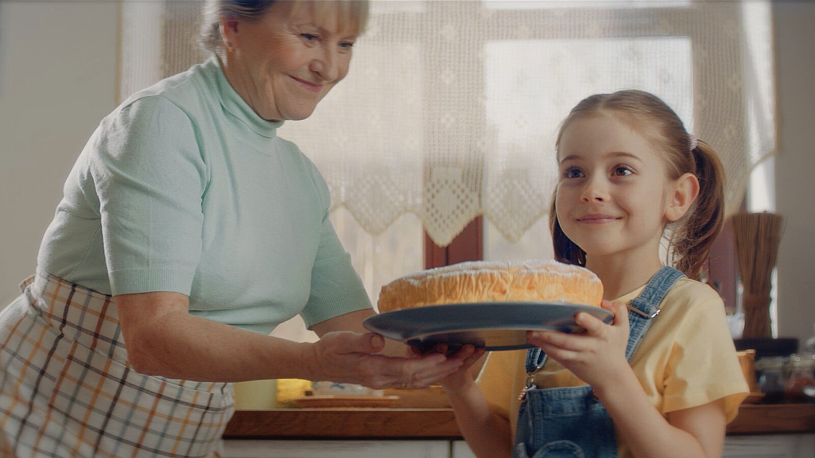 emocje w reklamie Łowicza - smaki dzieciństwa, kadr z reklamy